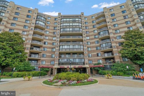 310-8340 Greensboro Drive, MCLEAN, VA, 22102 | Card Image