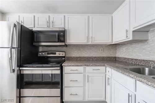 unit-201-5261 River Glen Dr, Las Vegas, NV, 89103-8753 | Card Image