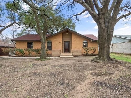 811 Green Pastures Dr, Cedar Hill, TX, 75104-2123 | Card Image