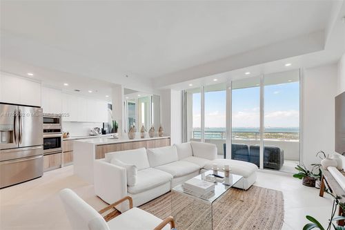 apt-4002-848 Brickell Key Dr, Miami, FL, 33131-3729 | Card Image