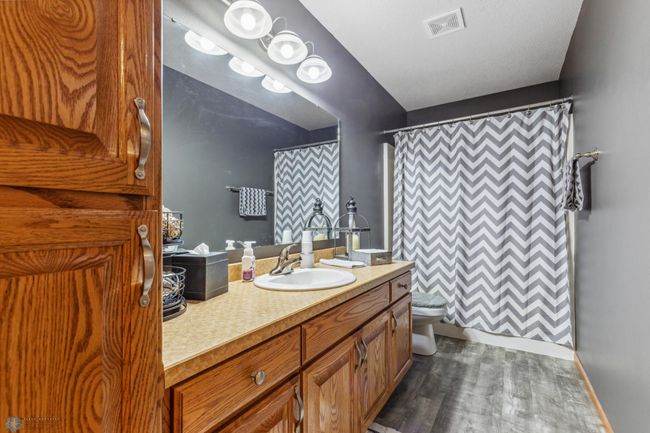 Main Bathroom | Image 25