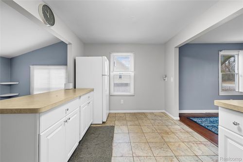 21360 Evergreen Rd, Southfield, MI, 48075-3926 | Card Image