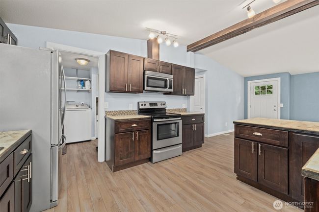 22011 167 Th St E, House other with 3 bedrooms, 2 bathrooms and 4 parking in Orting WA | Image 11