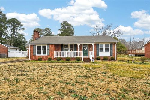 40 Holland Ln, Windsor, VA, 23487-9217 | Card Image
