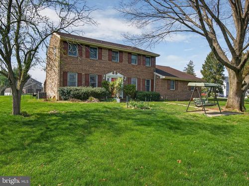 2 Wildflower Ln, LANCASTER, PA, 17603-9694 | Card Image