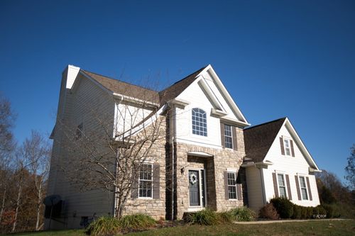 108 University Estates Blvd, Athens, OH, 45701-2915 | Card Image