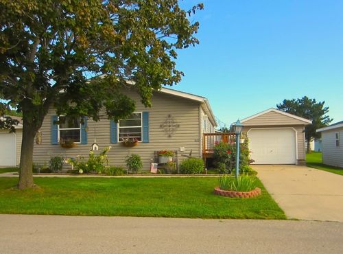 532 Harbor Heights Dr, Waterford, WI, 53185-4458 | Card Image