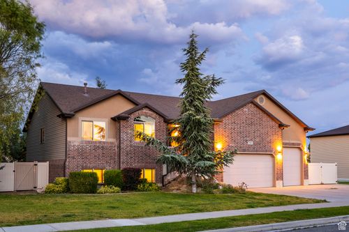 2365 S 3450 W, Syracuse, UT, 84075-9622 | Card Image
