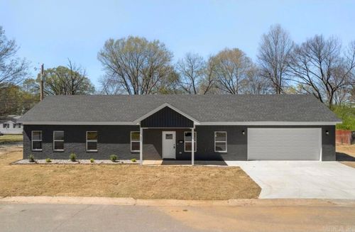 921 Banner St, Benton, AR, 72015-4183 | Card Image