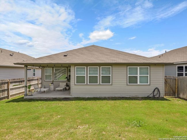 7105 Walkers Loop, House other with 3 bedrooms, 2 bathrooms and null parking in San Antonio TX | Image 37