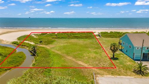 704 Villa Dr, Crystal Beach, TX, 77650 | Card Image