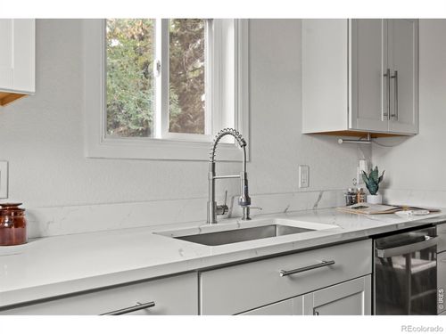 1550 N Jefferson Ave, Loveland, CO, 80538-3904 | Card Image