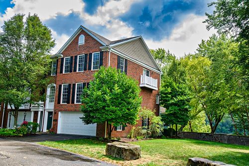134 Chapel Harbor Dr, Pittsburgh, PA, 15238-3154 | Card Image