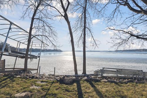 3915 Shoreline Dr, Spring Park, MN, 55384-9640 | Card Image