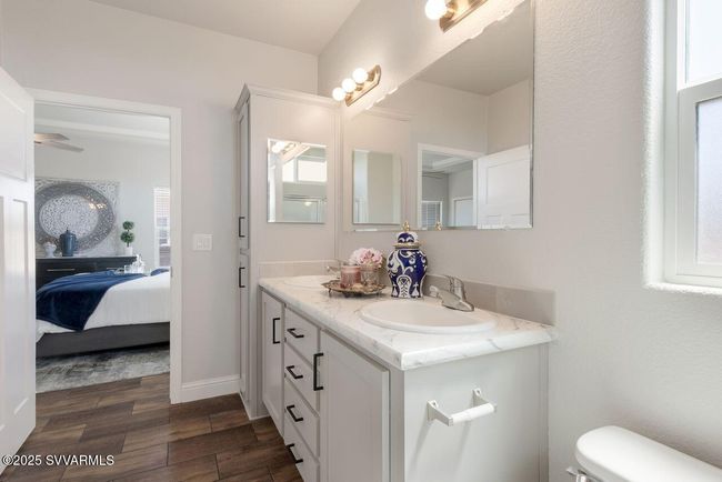 Primary Bathroom | Image 20