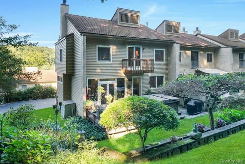 12 Deer Ridge Rd, Mount Kisco, NY, 10549-4202 | Card Image