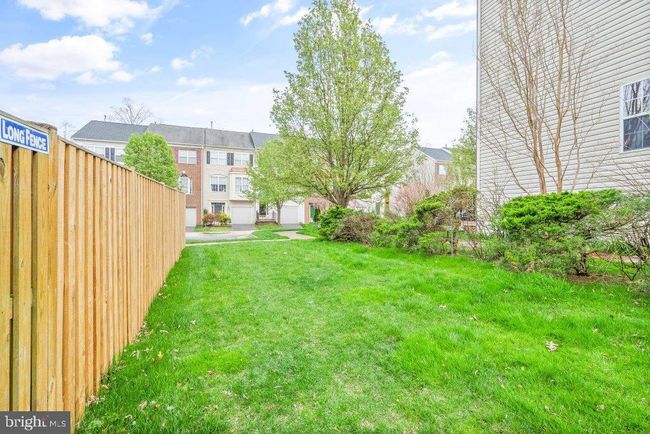 10136 Pale Rose Loop, Townhouse with 3 bedrooms, 3 bathrooms and null parking in BRISTOW VA | Image 56