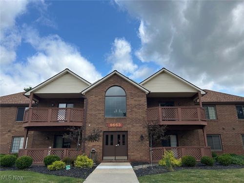 8663 Scenicview Dr, Broadview Heights, OH, 44147-3494 | Card Image
