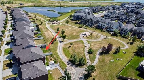 {{alt}} | Card Image