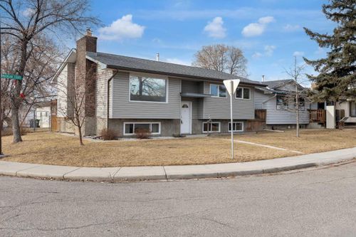 3 Madigan Crt Ne, Calgary, AB, T2A5C7 | Card Image