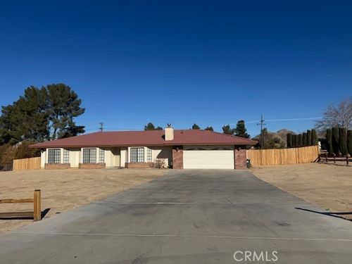 19454 Tomahawk Rd, Apple Valley, CA, 92307-5049 | Card Image