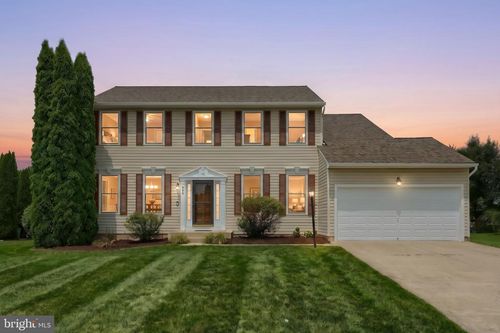 946 Ironwood Way, YORK, PA, 17404-8614 | Card Image