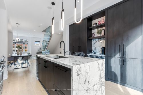 24-10 Lunar Cres, Mississauga, ON, L5M2P6 | Card Image