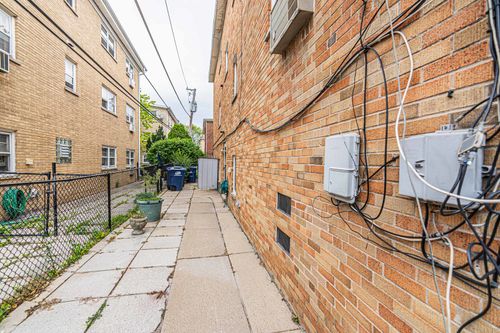 1044 Willson Dr, Des Plaines, IL, 60016-5776 | Card Image