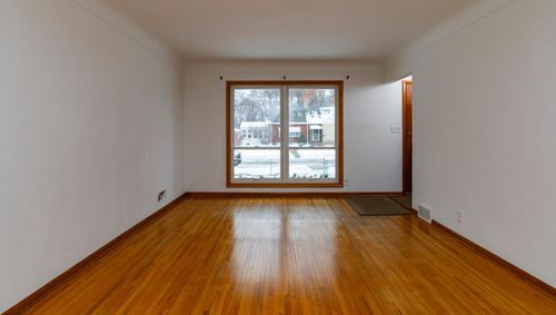 533 14th Ave N, South Saint Paul, MN, 55075-1629 | Card Image