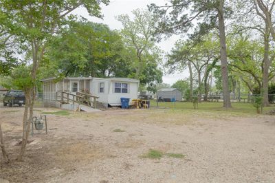 116 Avenue C, House other with 4 bedrooms, 1 bathrooms and null parking in Brazoria TX | Image 3