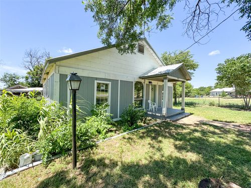 1402 Avenue A, Cisco, TX, 76437-4418 | Card Image