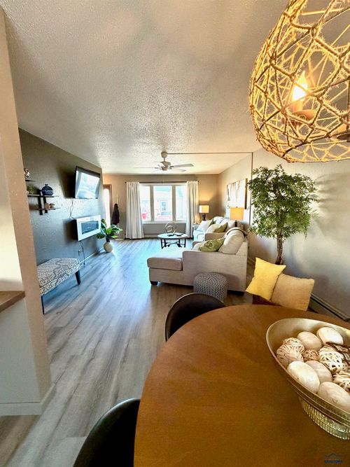 apt-16b-4330 W Main St, Rapid City, SD, 57702-1991 | Card Image