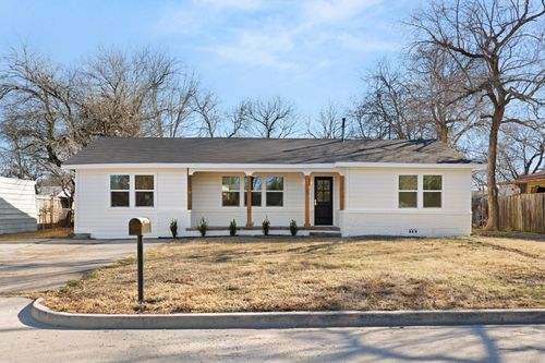 122 Brewster St, Robinson, TX, 76706-4602 | Card Image