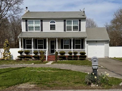 345 Commack Rd, Shirley, NY, 11967-4011 | Card Image