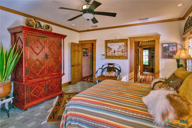 521 Bluff Creek Rd, Home with 3 bedrooms, 4 bathrooms and null parking in Center Point TX | Image 21