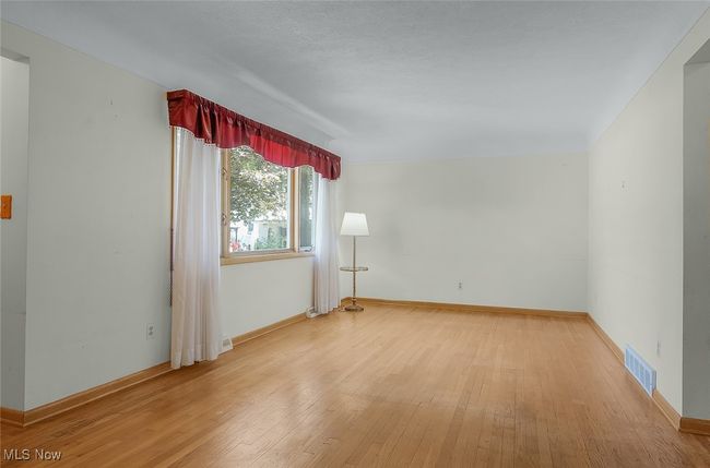 7500 Stearns Rd, House other with 3 bedrooms, 2 bathrooms and null parking in Olmsted Twp OH | Image 12