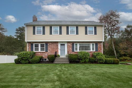 35 Kennel Hill Dr, Beverly, MA, 01915-1467 | Card Image