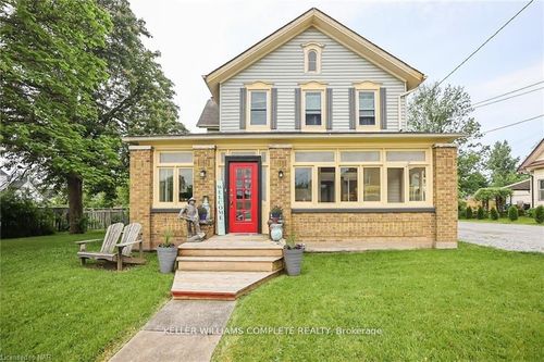 {{alt}} | Card Image