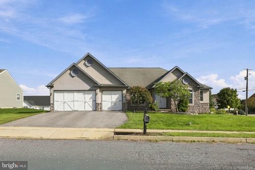 1001 River Crest Dr, READING, PA, 19605-1360 | Card Image
