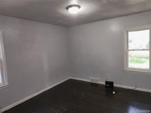 17136 Stout St, Detroit, MI, 48219-3448 | Card Image