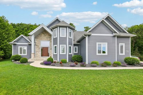 W166S7110 Still Meadow Ct, MUSKEGO, WI, 53150-7404 | Card Image