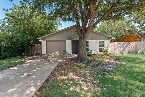2103 Highbury Rd, Carrollton, TX, 75007-3418 | Card Image