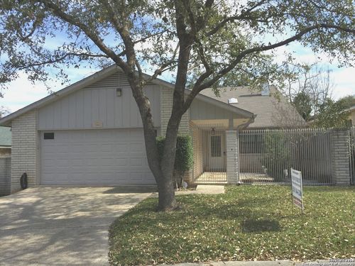 3482 River North Dr, San Antonio, TX, 78230-2576 | Card Image