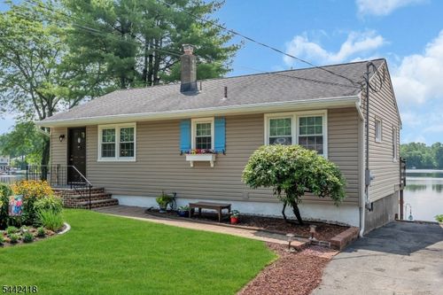 3 Duck Point Trl, Wharton, NJ, 07885-2953 | Card Image