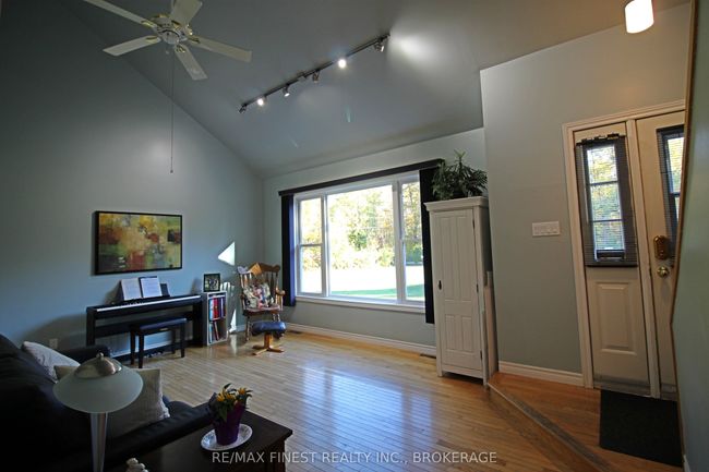 734 Short Point Rd, House other with 3 bedrooms, 3 bathrooms and 8 parking in Lyndhurst ON | Image 12
