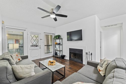 apt-210-806 W 24th St, Austin, TX, 78705-4722 | Card Image