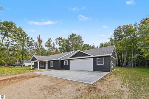 4921 River Woods Rd, Lake City, MI, 49651-9178 | Card Image