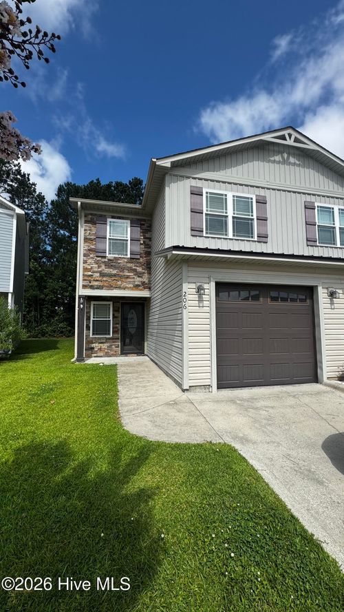 206 Kenan Loop, Jacksonville, NC, 28546-7433 | Card Image