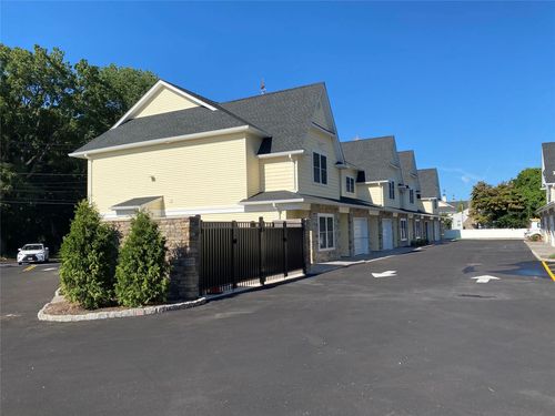 505-16 Creek Rd, Huntington, NY, 11743-2022 | Card Image