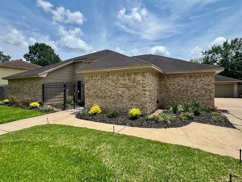 6845 Hialeah Dr, Beaumont, TX, 77706-5430 | Card Image